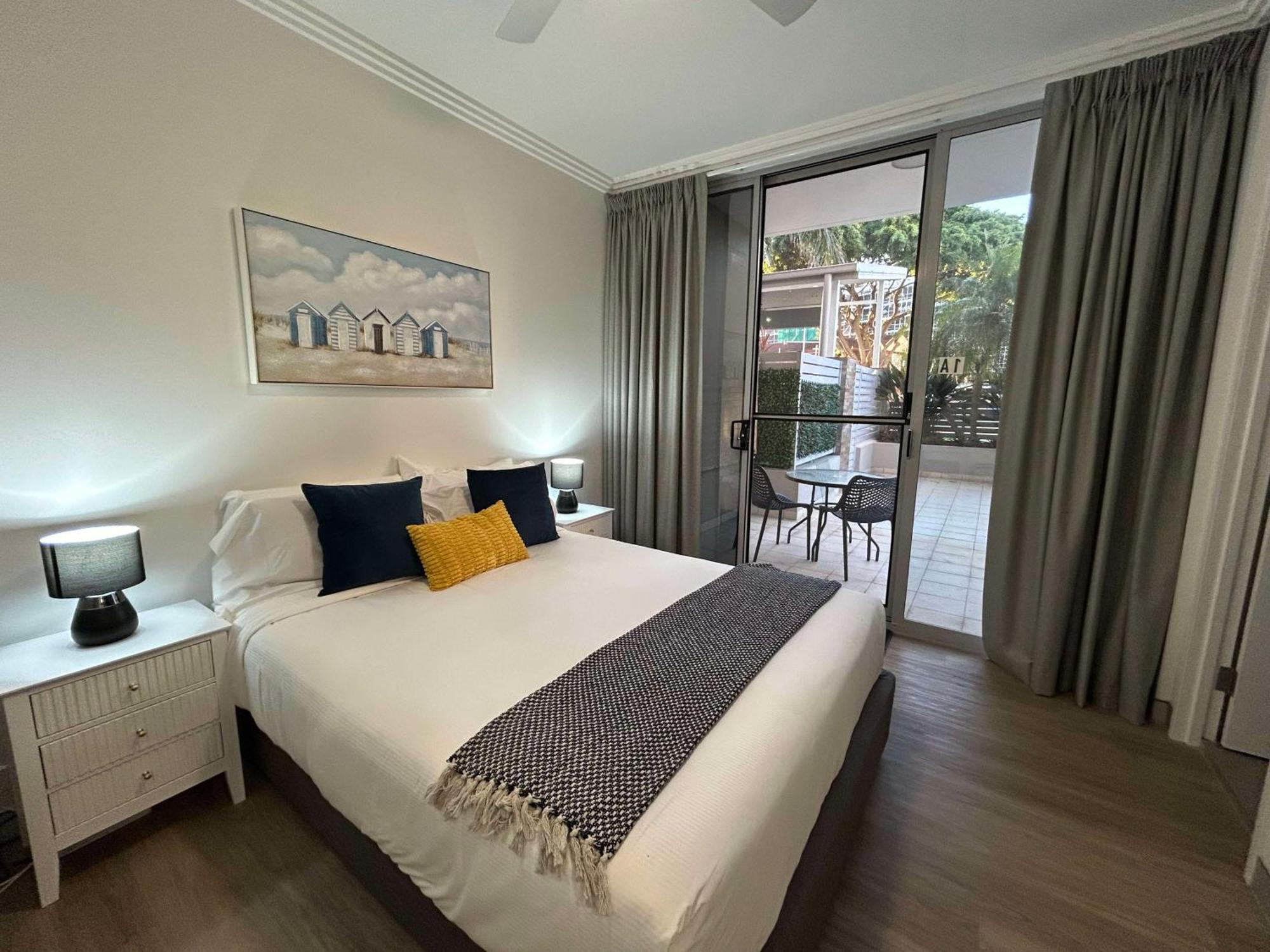Redvue Holiday Apartments เรดคลิฟฟ์ ภายนอก รูปภาพ